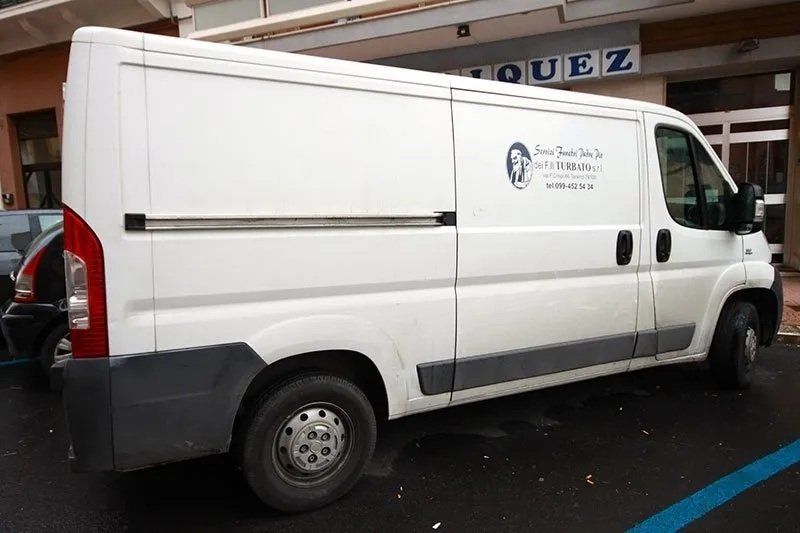 mezzo dell'agenzia funebre