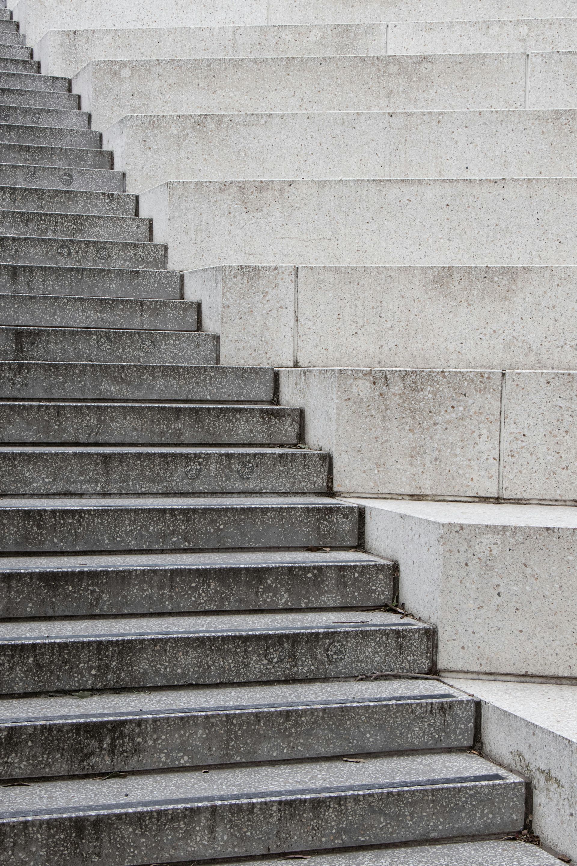 A set of stairs that are going up and down