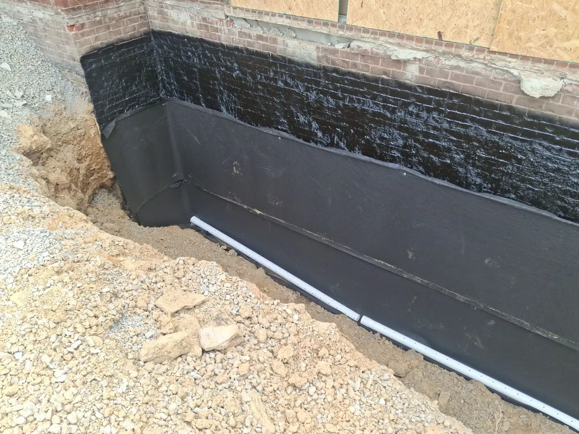 Install a dimple drainage board by H2O Waterproofing in Alabama