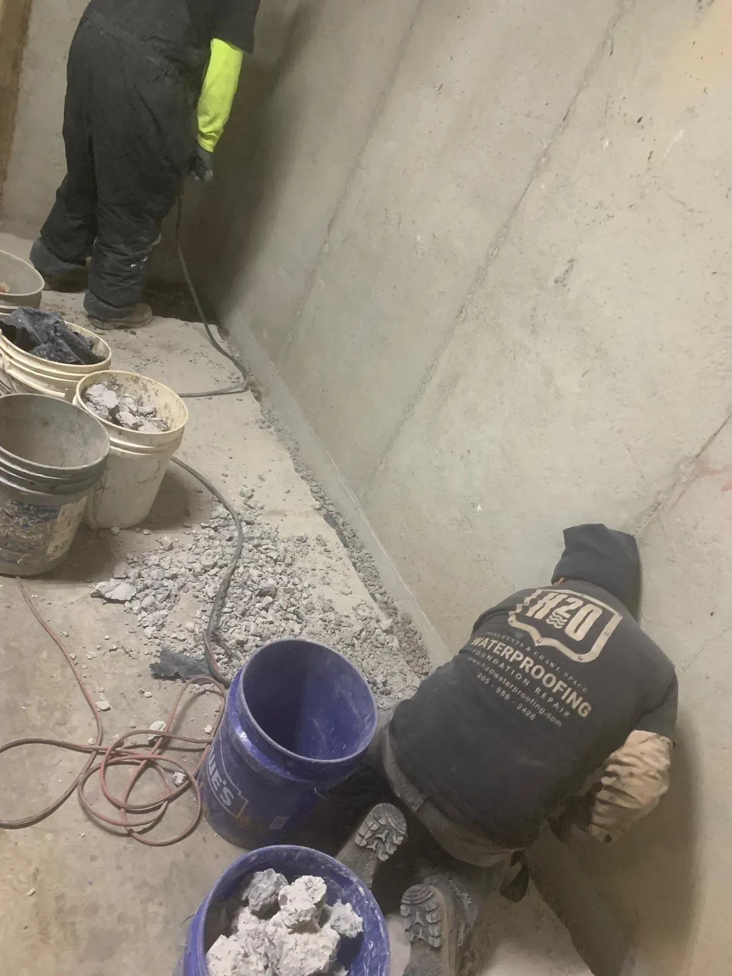 This basement property located in Altadena Forest subdivision of Gardendale, AL 35071 was experiencing water in the block walls and ground.