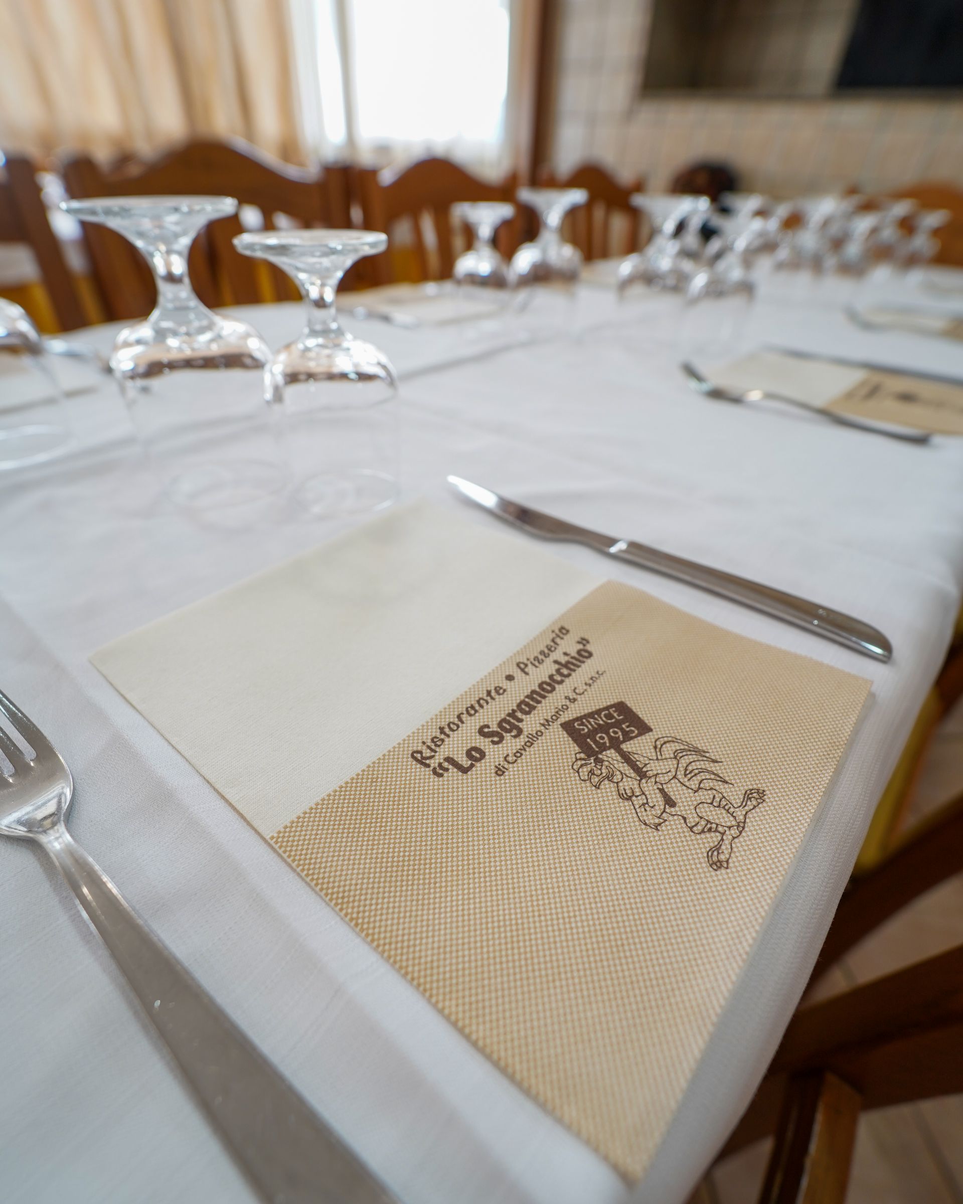 tavolo apparecchiato