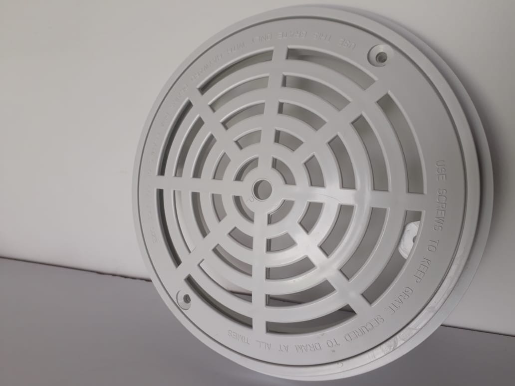 Accesorios para piscinas - Rejilla de fondo de 20.5cm con base  marca HAYWARD