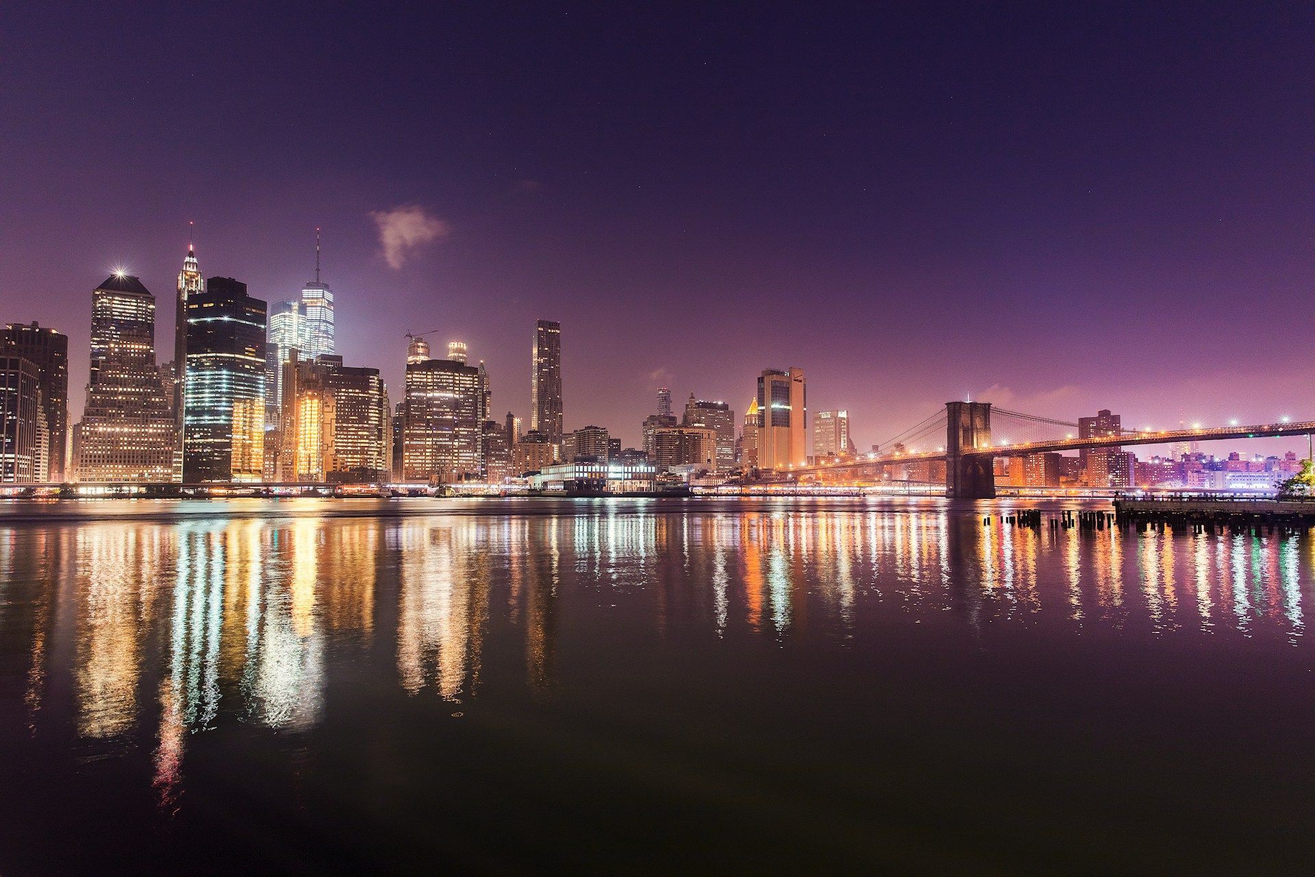 Statue of woman holding scales of justice, symbolizing legal services in personal injury & criminal defense.