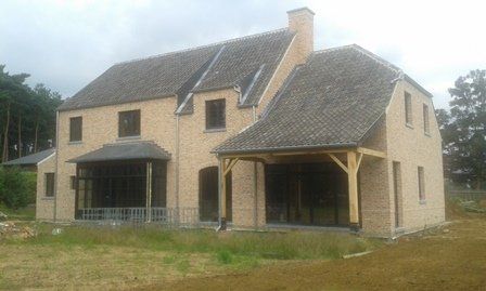 Neuwbouw villa in landelijke bouwstijl in Scherpenheuvel - achteraanzicht 2 - Architectengroep Janssens