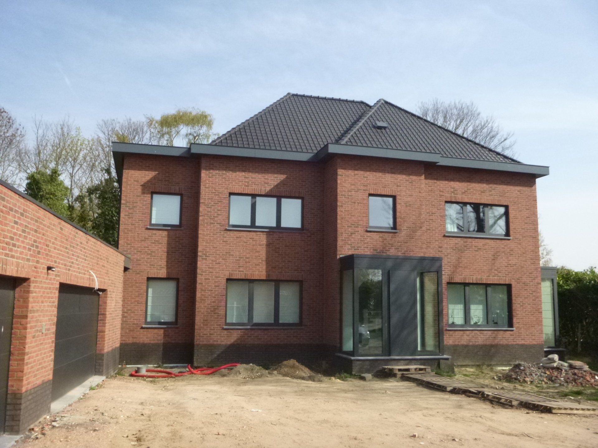 Verbouwing landhuis in manoir stijl tot lage energiewoning in Aarschot - Buiten1 - Architectengroep Janssens