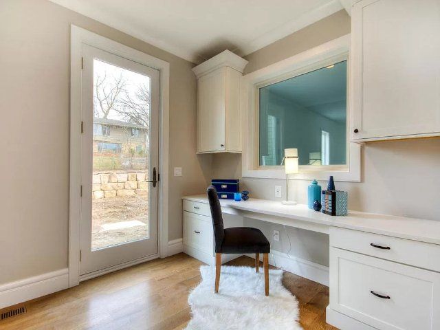 Room With Mirror — Waconia, MN — Waconia Homes