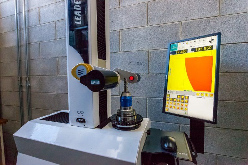 Macchinario per affilatura lame