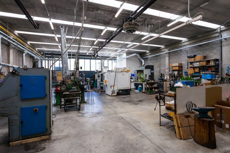 Ditta che affila coltelli