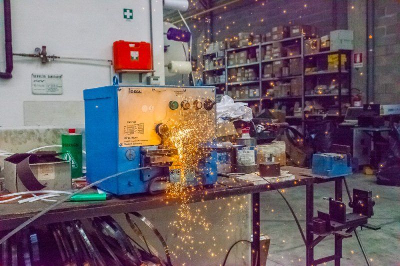 Macchinari per lavori di affilatura