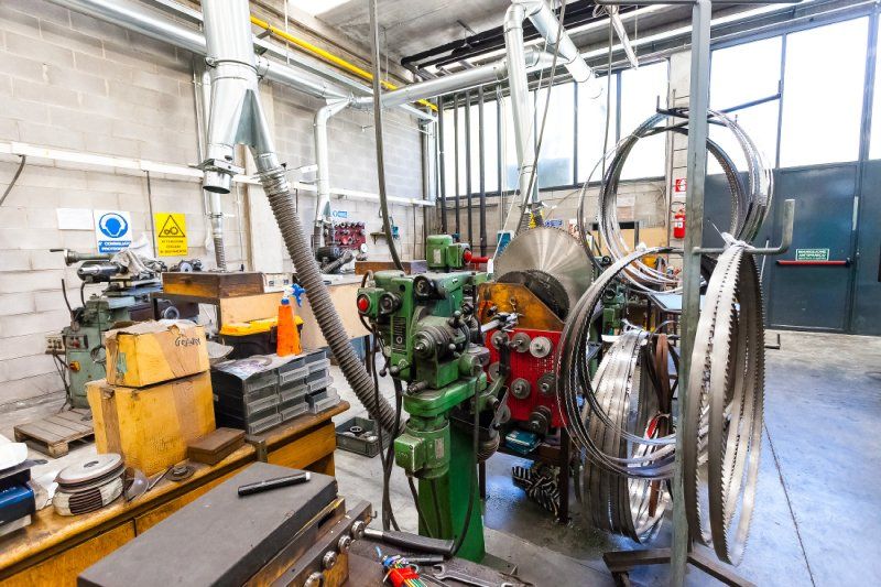 Macchinari per affilatura coltelli