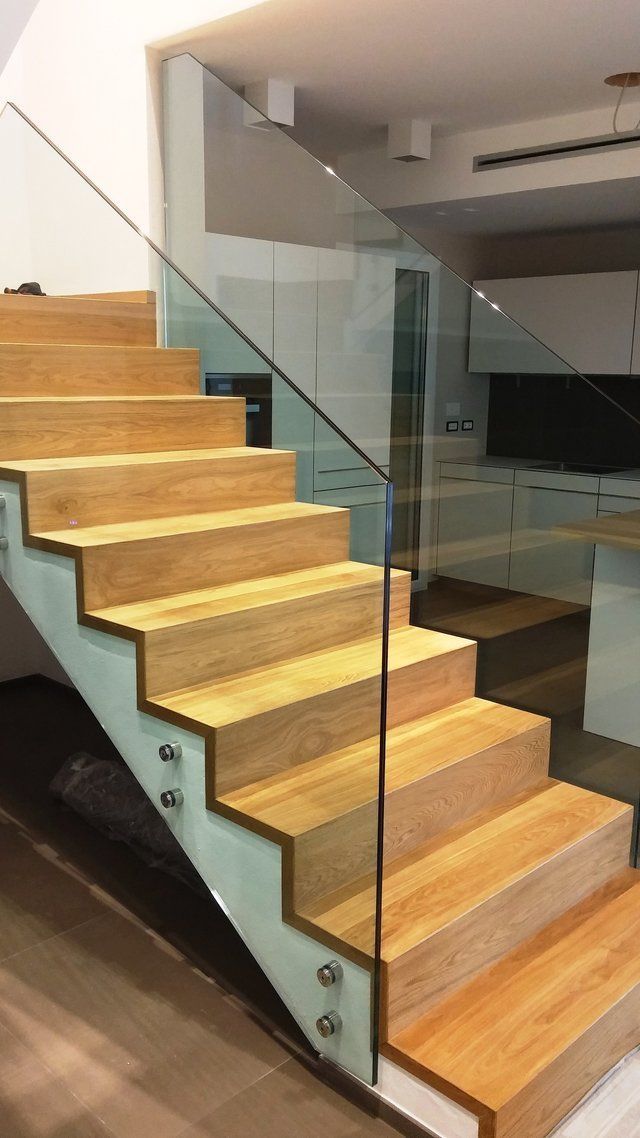 realizzazione parapetti in vetro