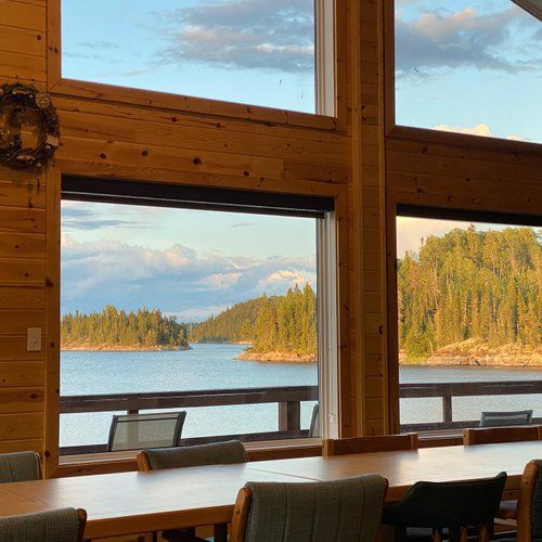 Careers and Jobs at fly-in fishing lodge, Oak Lake Lodge & Outpost