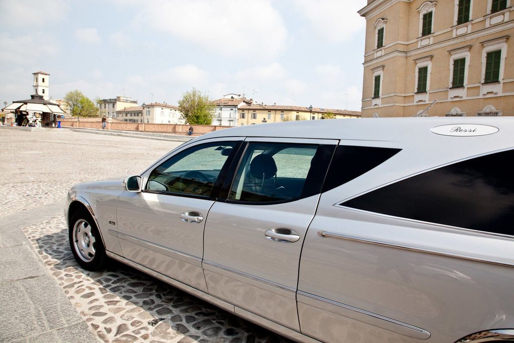 mezzi per servizio funebre