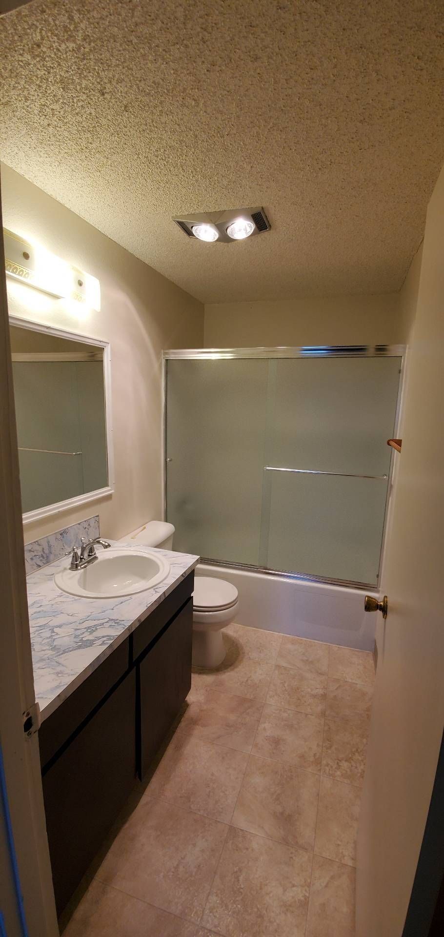 1061 Washington Apartments in Corvallis OR, Near Oregon State University, two-bedroom one-bath – bathroom.