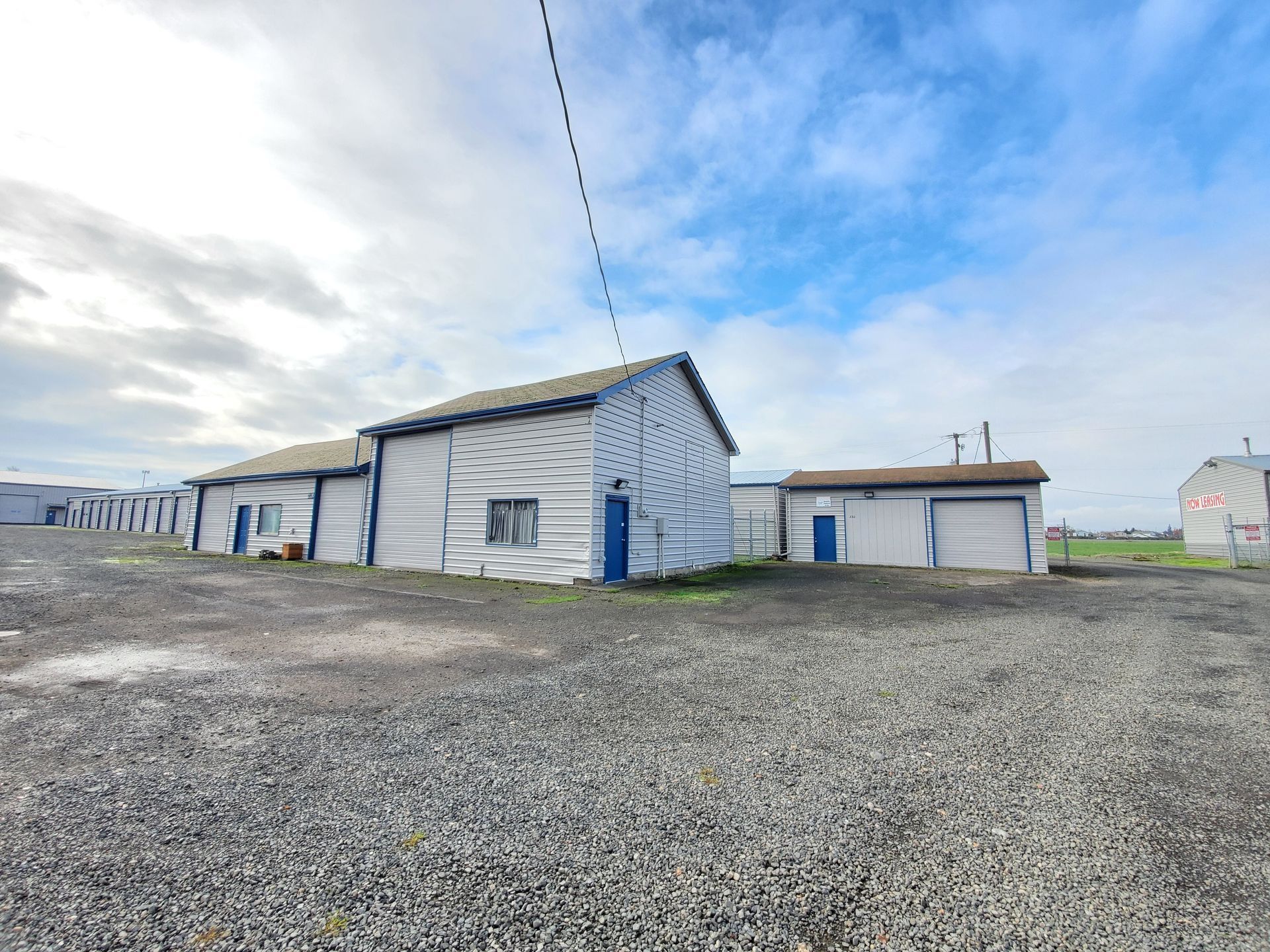Three Lakes Storage in Albany Oregon – exterior multiple buildings.