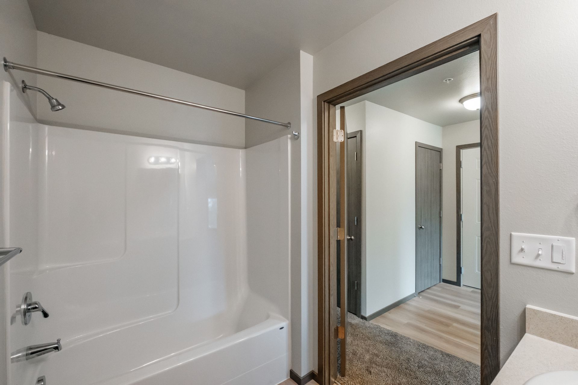 Jefferson Terrace Apartments in Jefferson Oregon – bathroom - 1.