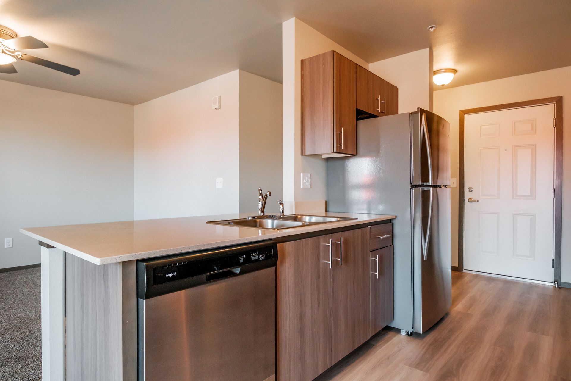 4 Corners Apartments in Salem Oregon, near Oregon State Capital - one-bedroom one-bathroom – kitchen, dishwasher.
