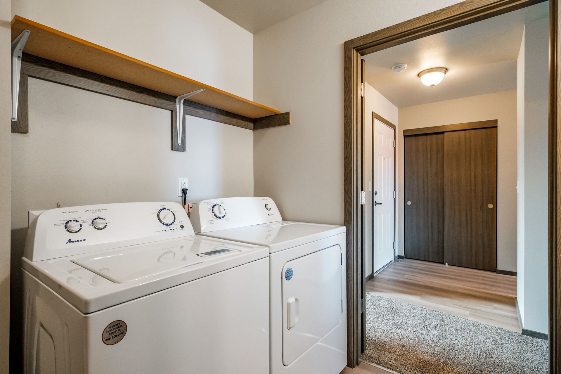 4 Corners Apartments in Salem Oregon, one-bedroom one-bathroom – washer and dryer.
