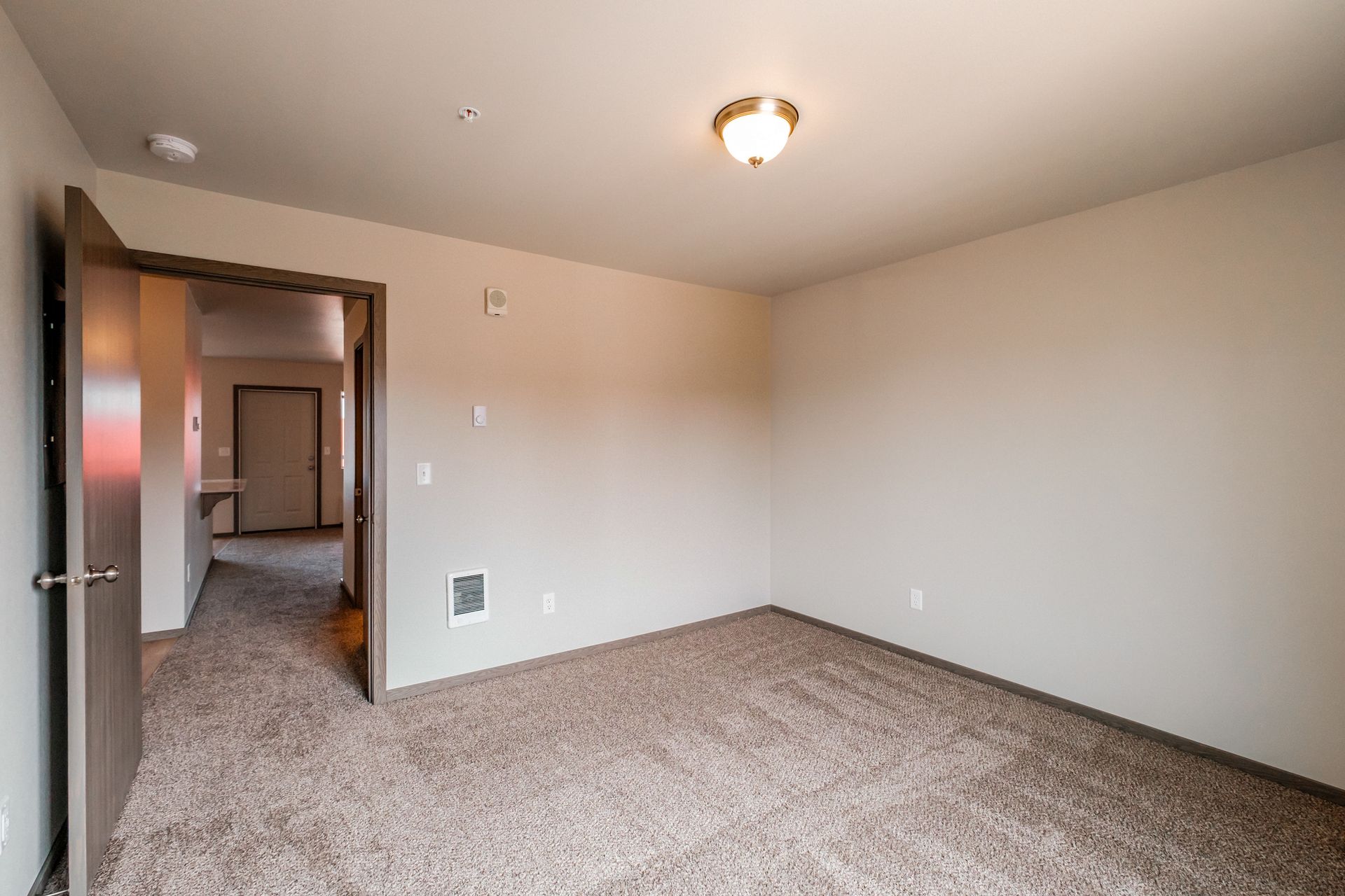 4 Corners Apartments in Salem Oregon, one-bedroom one-bathroom – bedroom.