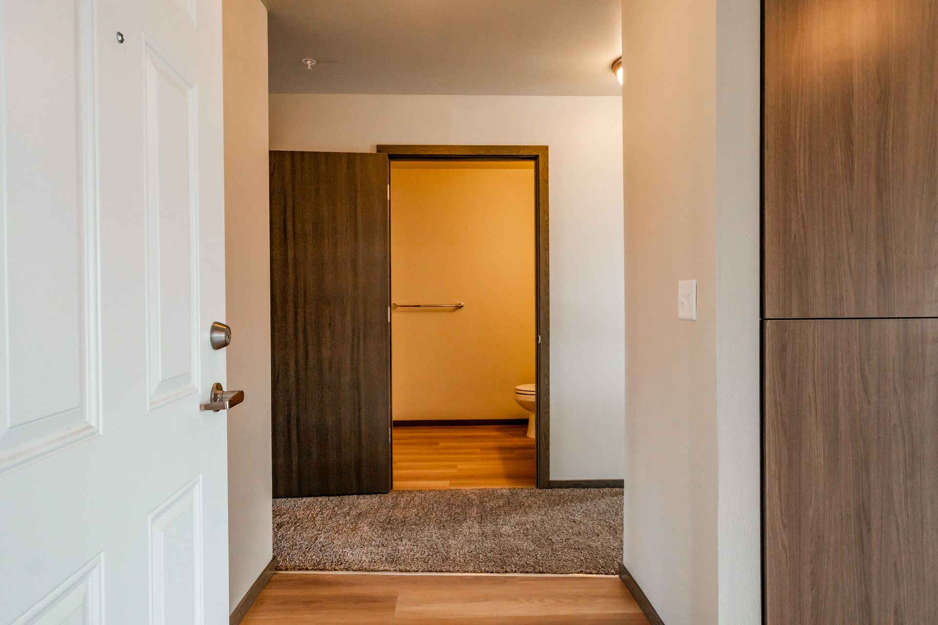 4 Corners Apartments in Salem Oregon, near Oregon State Capital - two-bedroom two-bathroom – hallway.