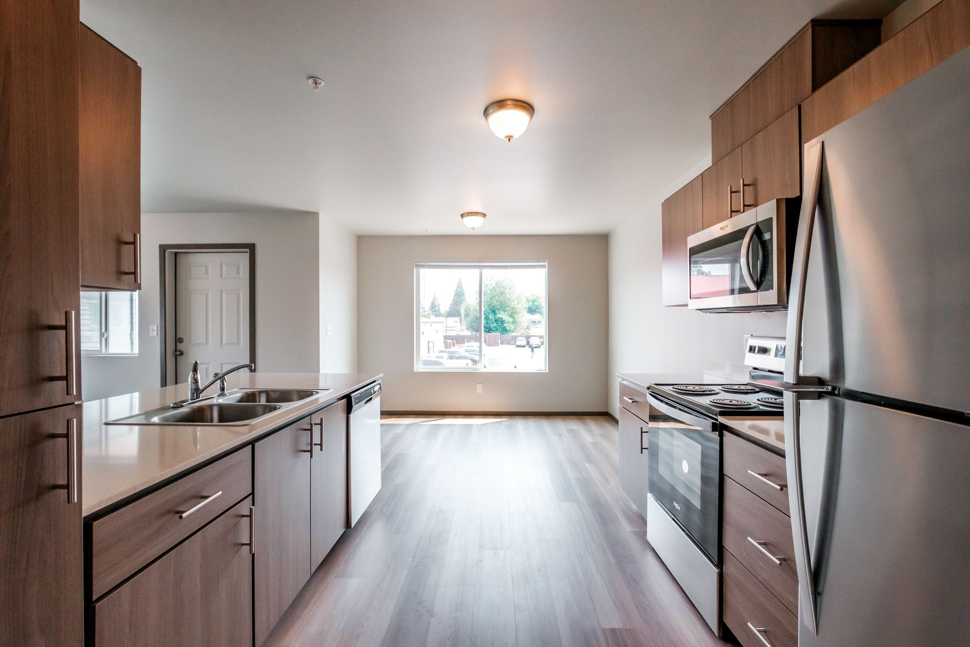 4 Corners Apartments in Salem Oregon, near Oregon State Capital - two-bedroom two-bathroom – kitchen towards dining room.