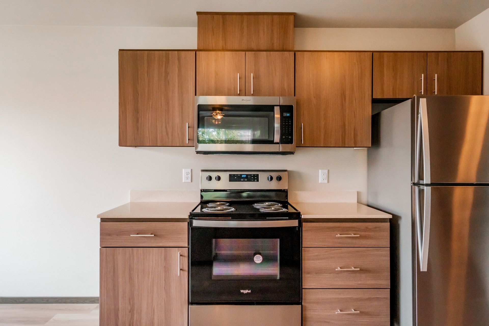 4 Corners Apartments in Salem Oregon, near Oregon State Capital - two-bedroom two-bathroom – stove, microwave, refrigerator.
