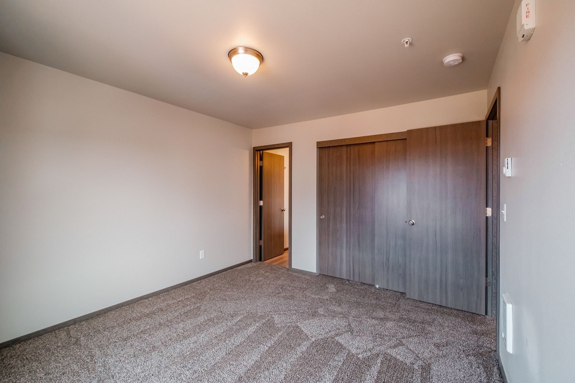 4 Corners Apartments in Salem Oregon, near Oregon State Capital - two-bedroom two-bathroom – master bedroom and closet.