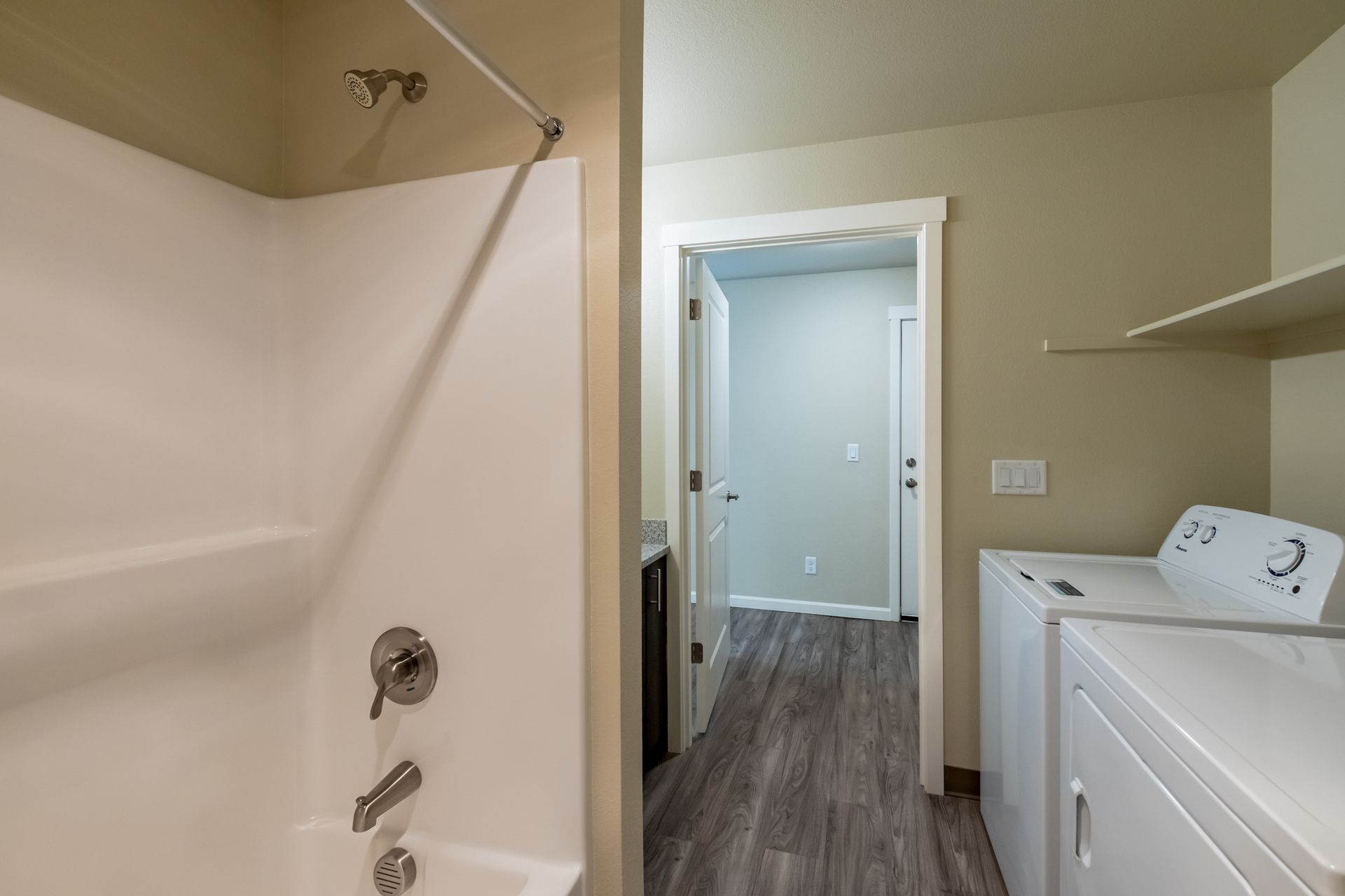 Harmona Heights Apartment community in South Salem Oregon, two-bedroom two-bathroom – shower, washer and dryer.