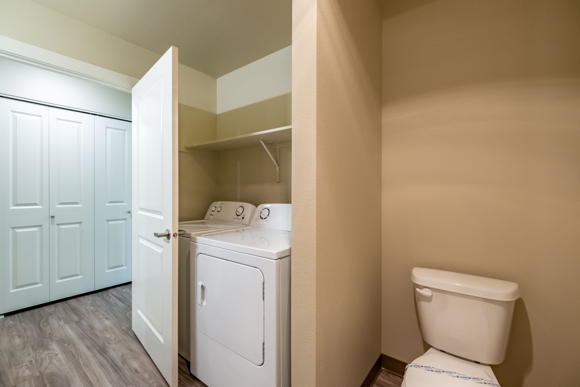 Harmona Heights Apartment community in South Salem Oregon, one-bedroom one-bathroom – washer, dryer and toilet.