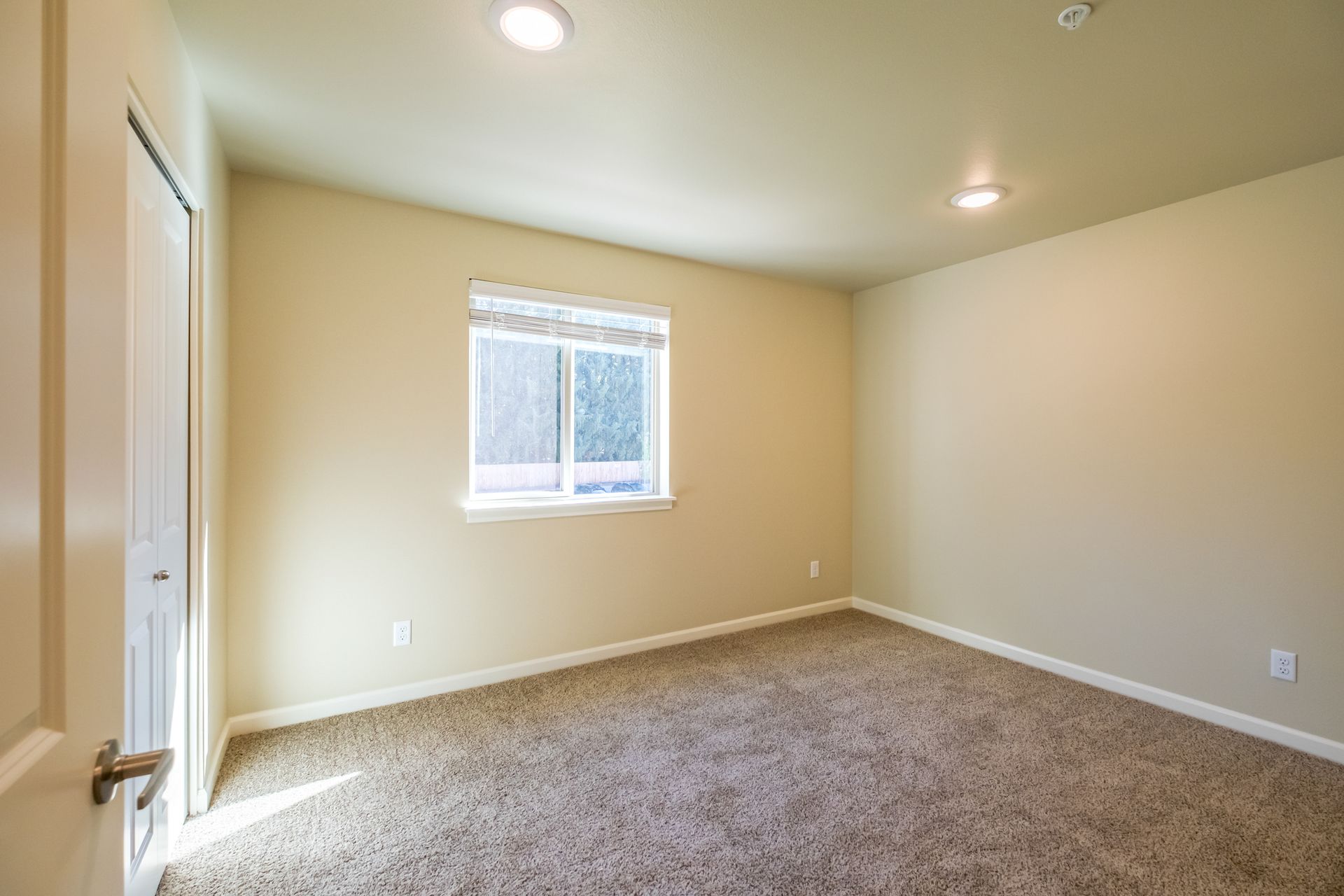 Harmona Heights Apartment community in South Salem Oregon, one-bedroom one-bathroom – bedroom -1.