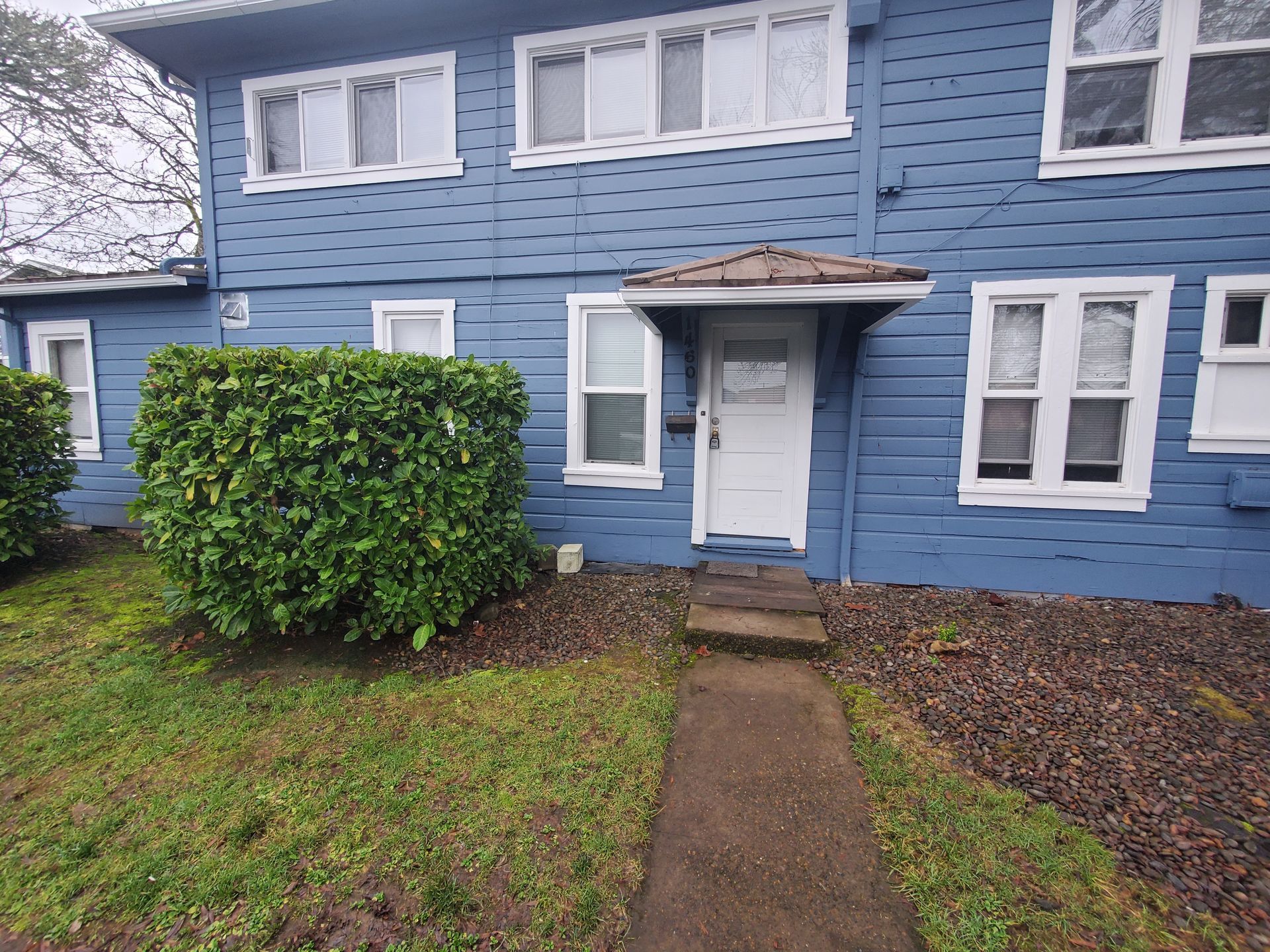 703 SW 15th St Apartments in Corvallis Oregon – exterior side.