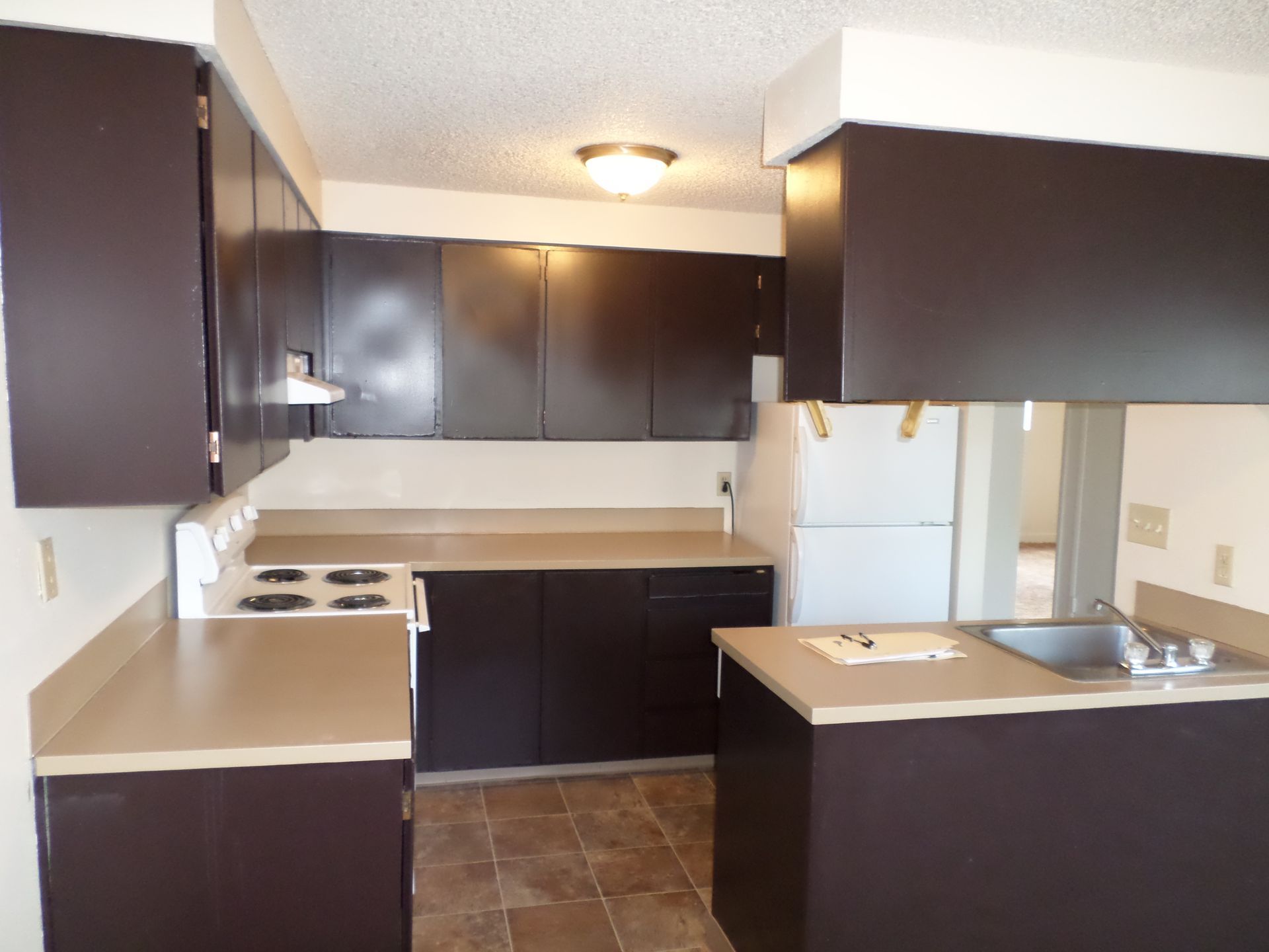 1061 Washington Apartments in Corvallis OR, Near Oregon State University, two-bedroom two-bath – kitchen.