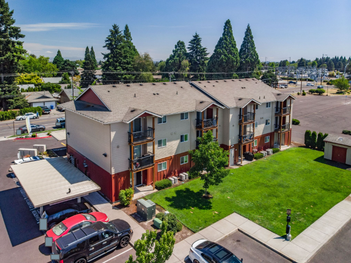 Newcastle Place Apartments in Salem Oregon, Near Chemeketa Community College, two-bedroom, two-bathroom – balcony.