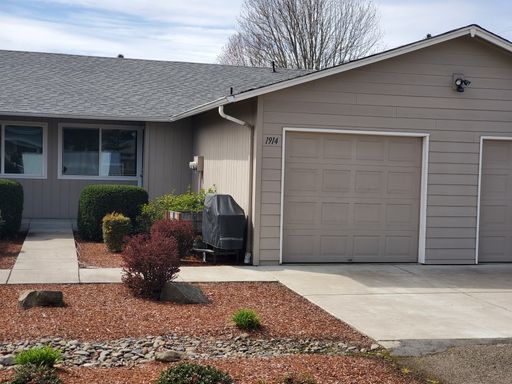 Jackson Duplexes - properties in Albany Oregon