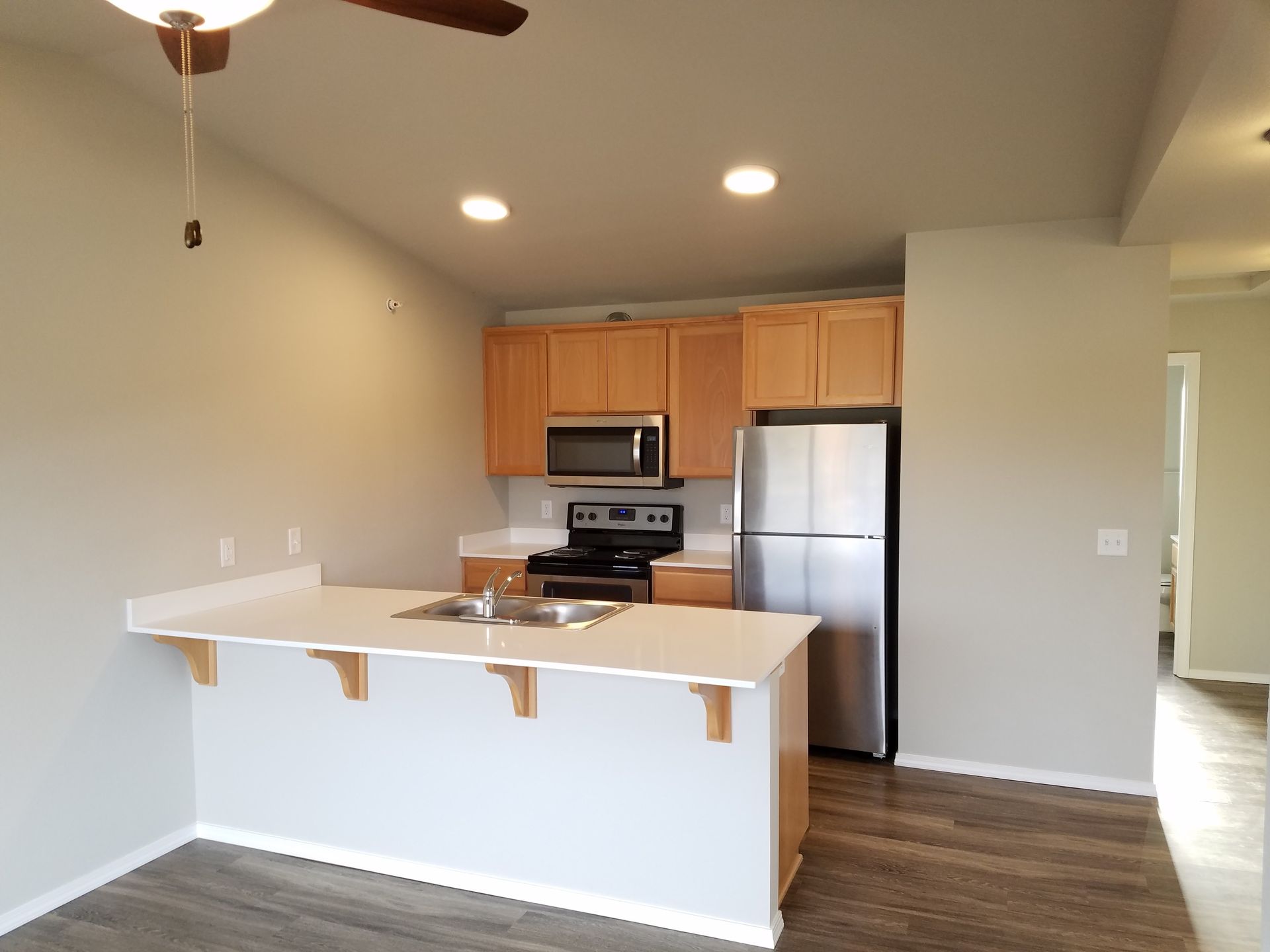 Pleasant View Apartments in Keizer Oregon, One-Bedroom one-bathroom – bathroom. – kitchen.