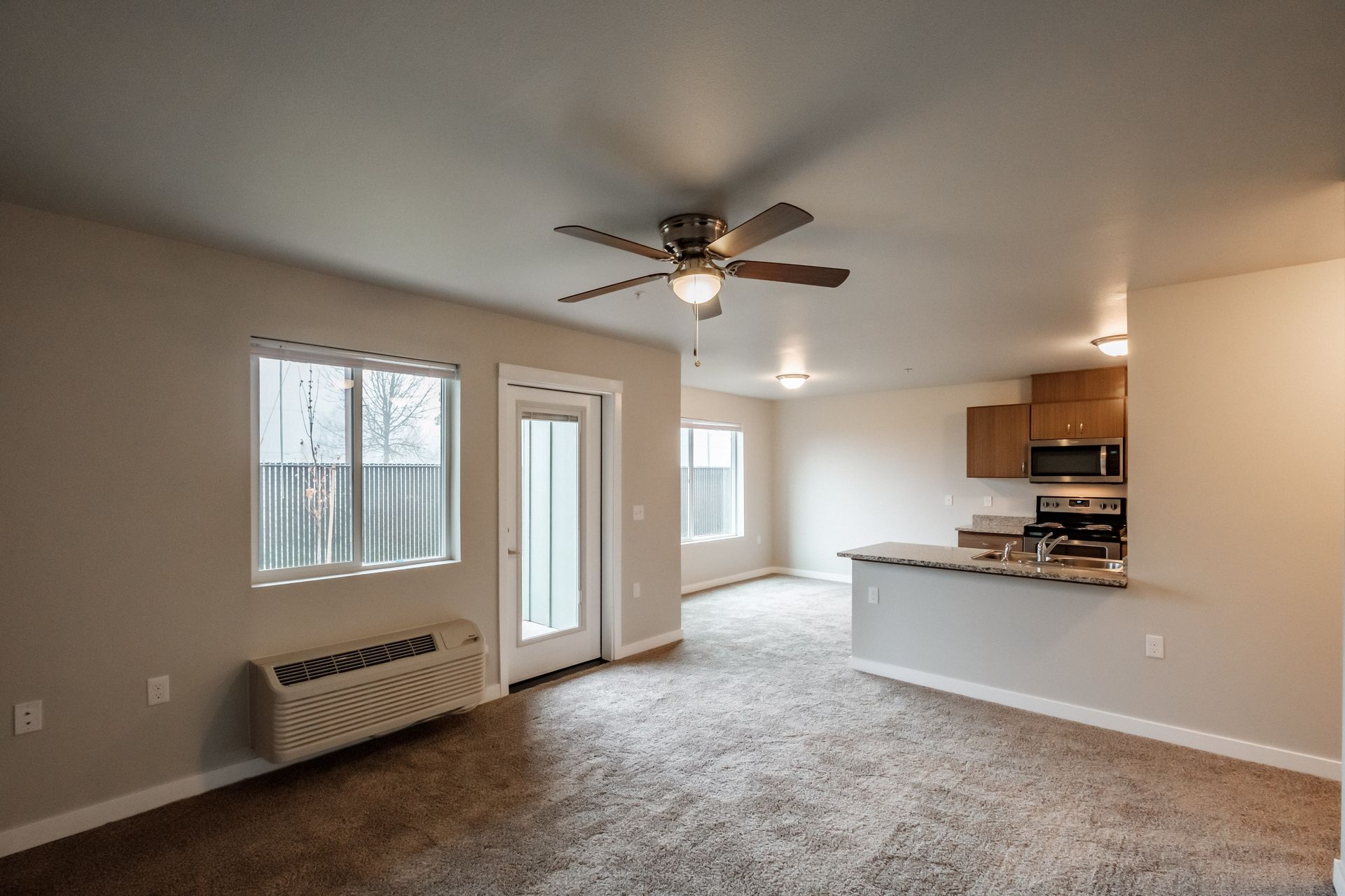 Evergreen Valley Apartments in McMinnville Oregon, near Linfield University, two-bedroom two-bathroom – living, dining rooms