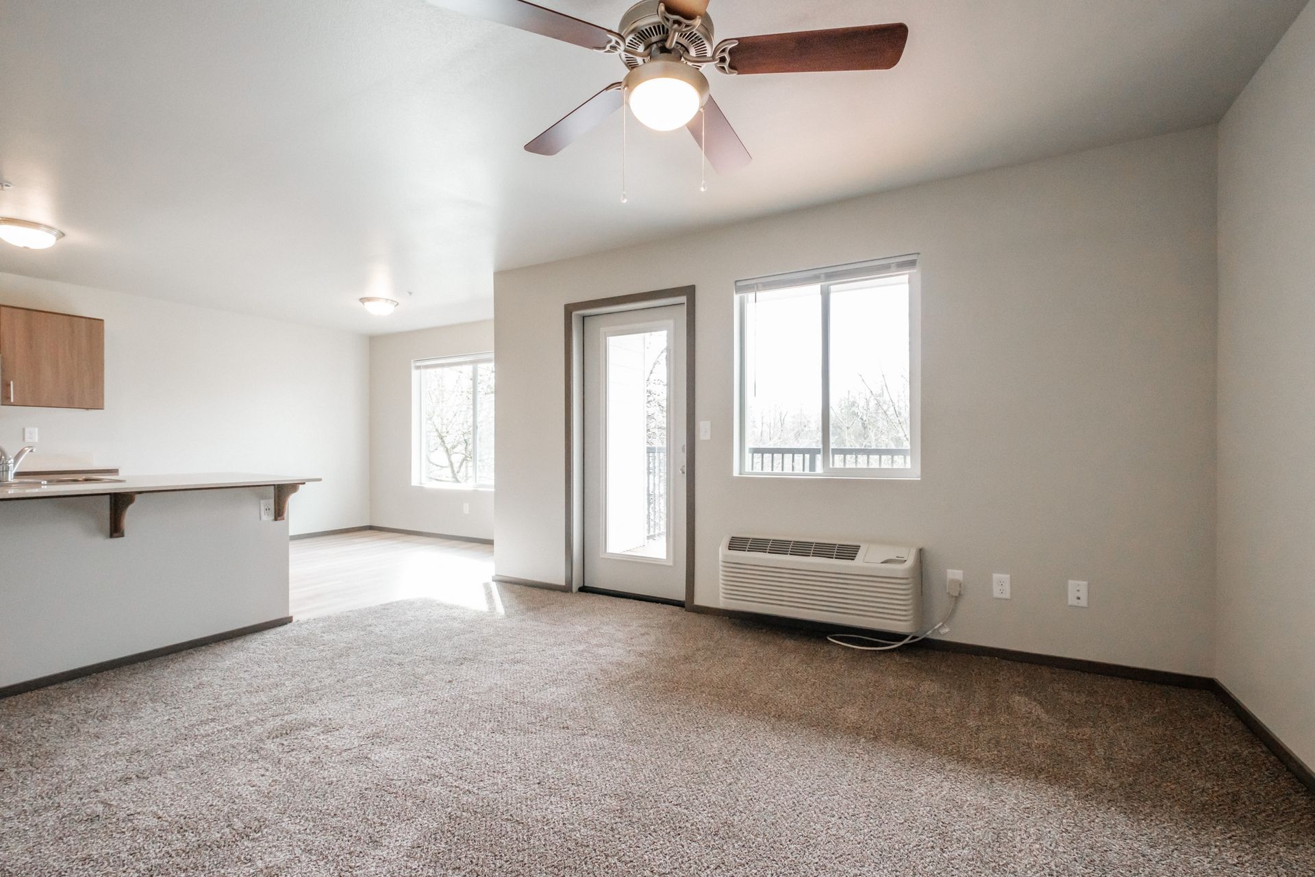 Jefferson Terrace Apartments in Jefferson Oregon – living room, heater and air conditioner.