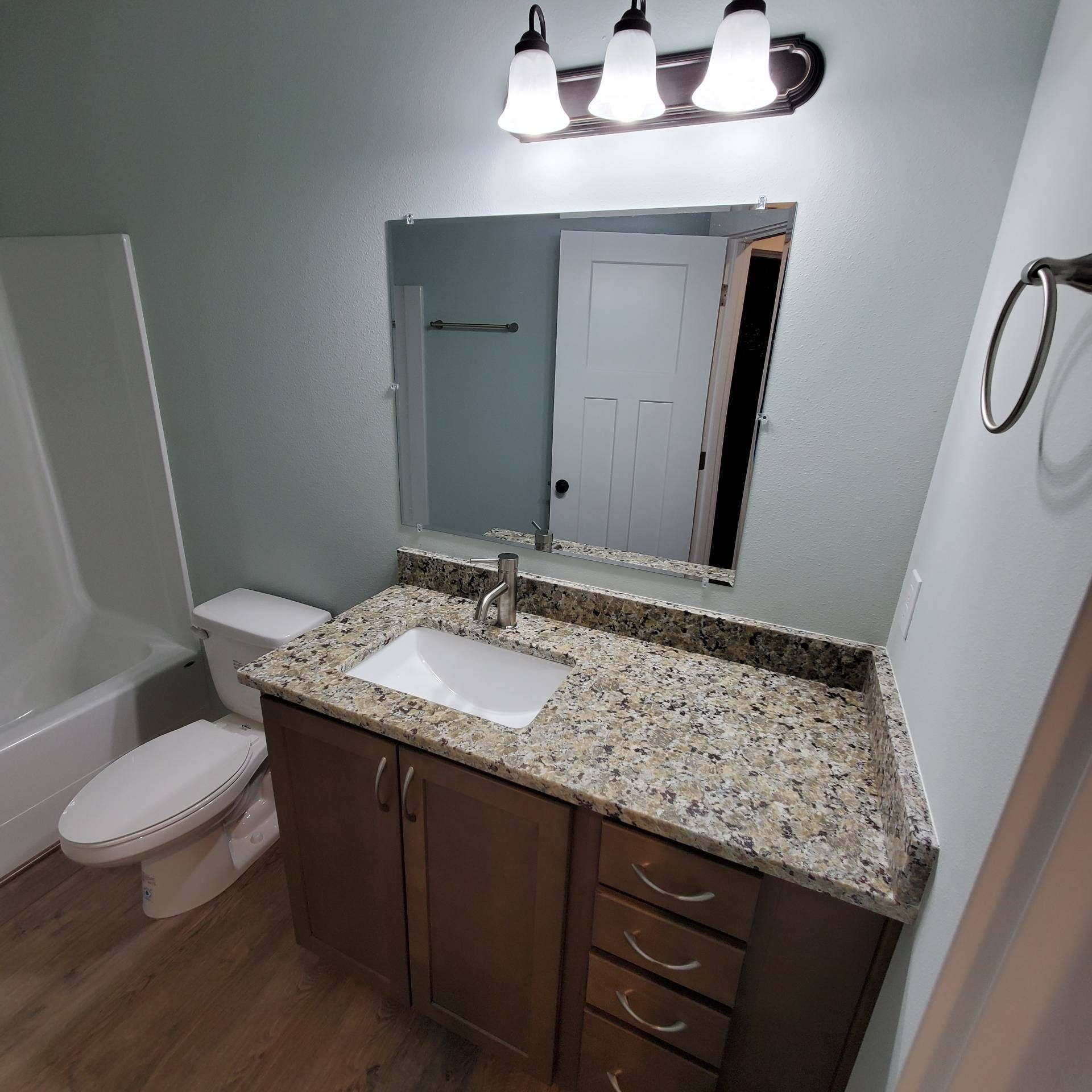 Rye Street Town Homes in Albany, OR. Two Bedroom, Two and 1/2 Bathroom – bathroom -1.