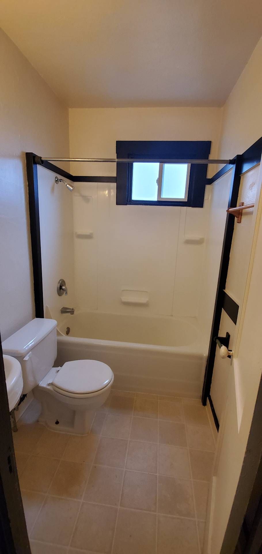 703 SW 15th St Apartments in Corvallis Oregon, near Oregon State University – Bathroom.