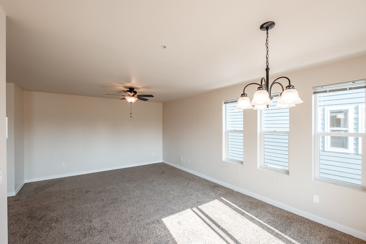 Goodnight Townhomes in Corvallis, OR, Near Oregon State University, four-bed, three-bath – living room.