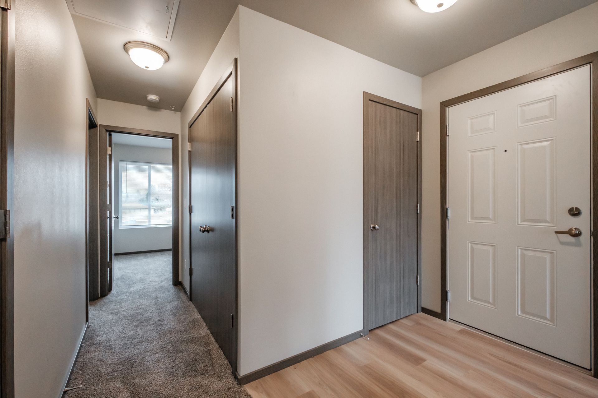Jefferson Terrace Apartments in Jefferson Oregon – entryway, hallway and closets.