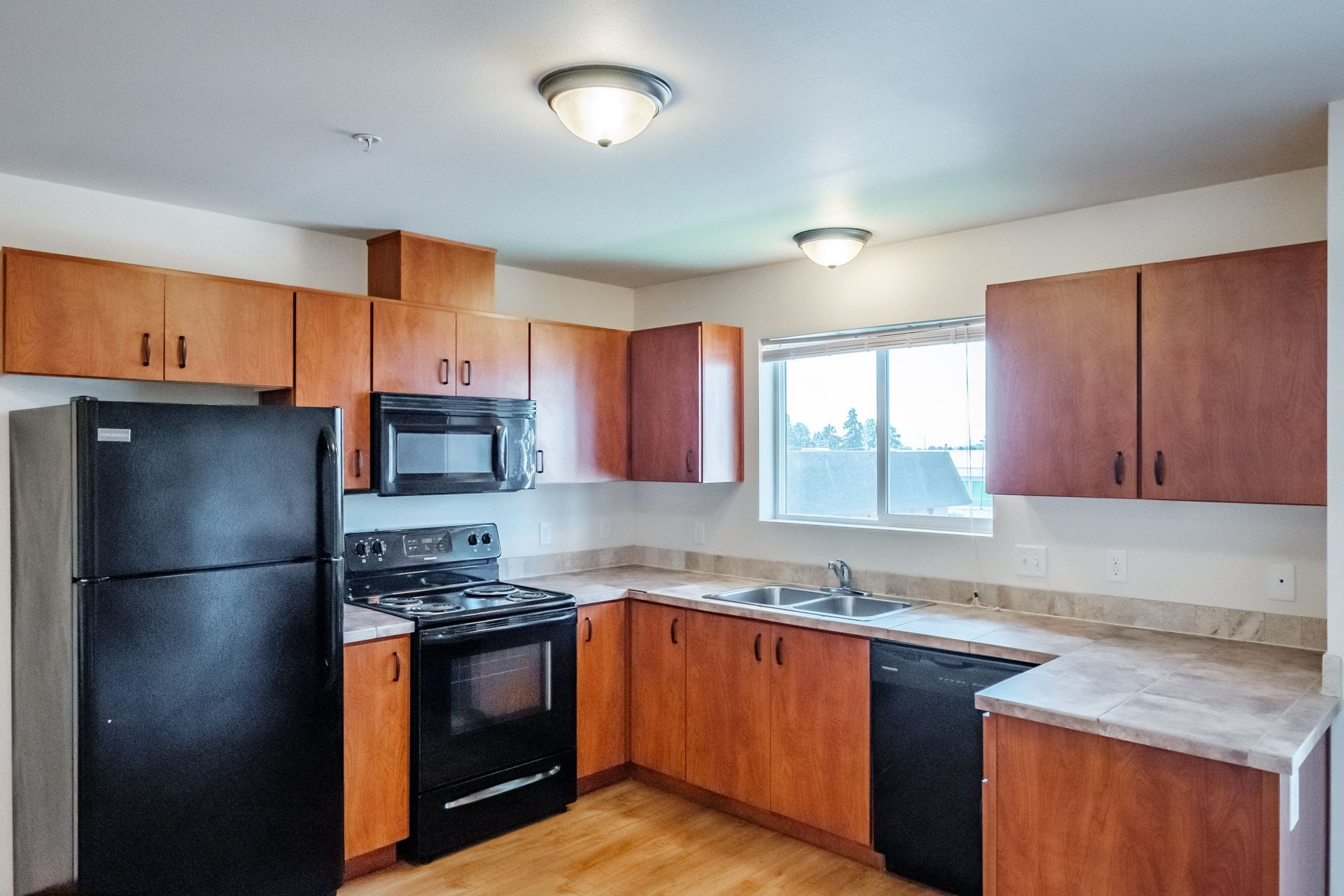 Newcastle Place Apartments in Salem, OR Near Chemeketa Community College, two-bed, two-bath – dishwasher, stove, refrigerator
