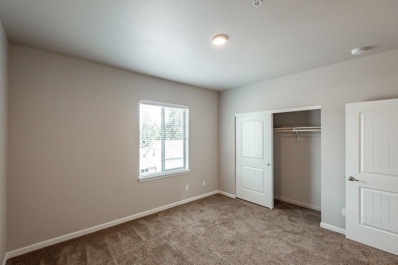 Hickory Hollow Apartments in North Albany OR, one-bedroom one-bathroom – bedroom closet.