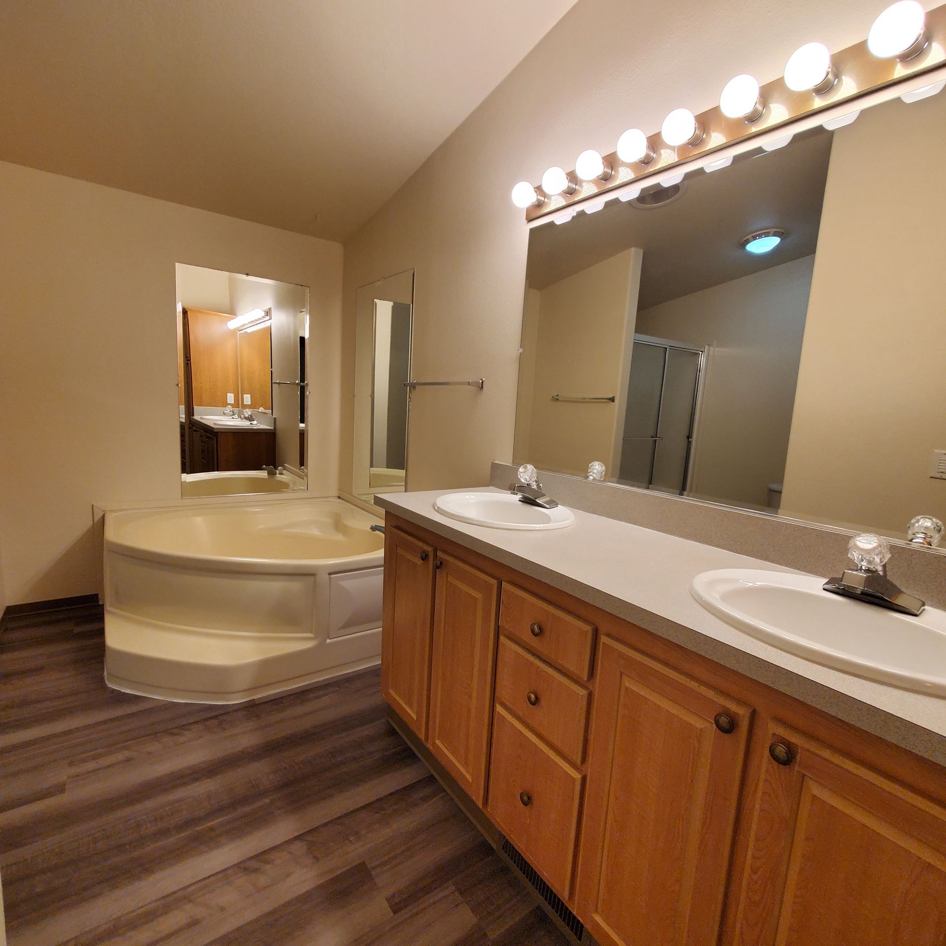 Ashwood Estates mobile homes in Tangent Oregon, four-bedroom two-bathroom – bathroom, bathroom sink -1.