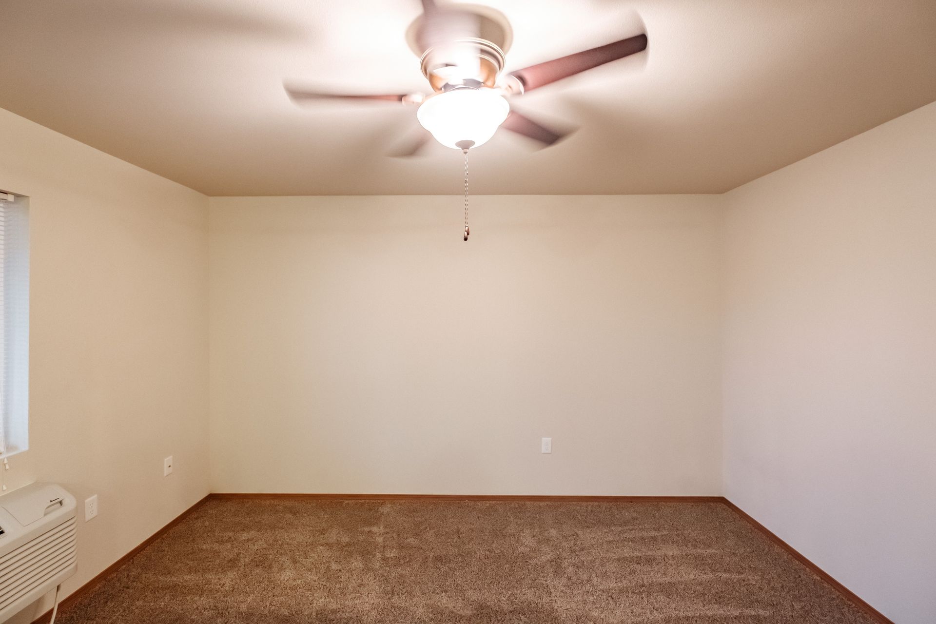 Lafayette Place Apartments in McMinnville, Oregon, near Linfield University – one-bedroom one-bath – bedroom.