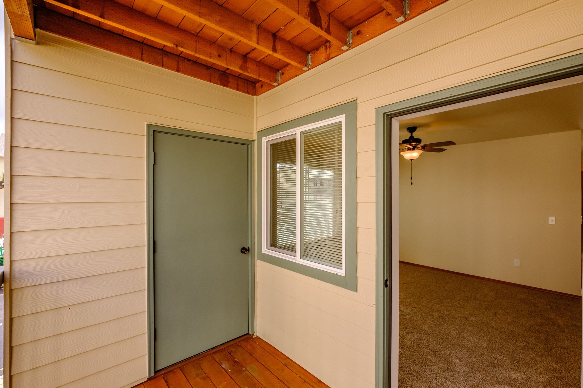 Oak Springs Apartments in Philomath Oregon, Near Oregon state University, two-bedroom two-bathroom – balcony.