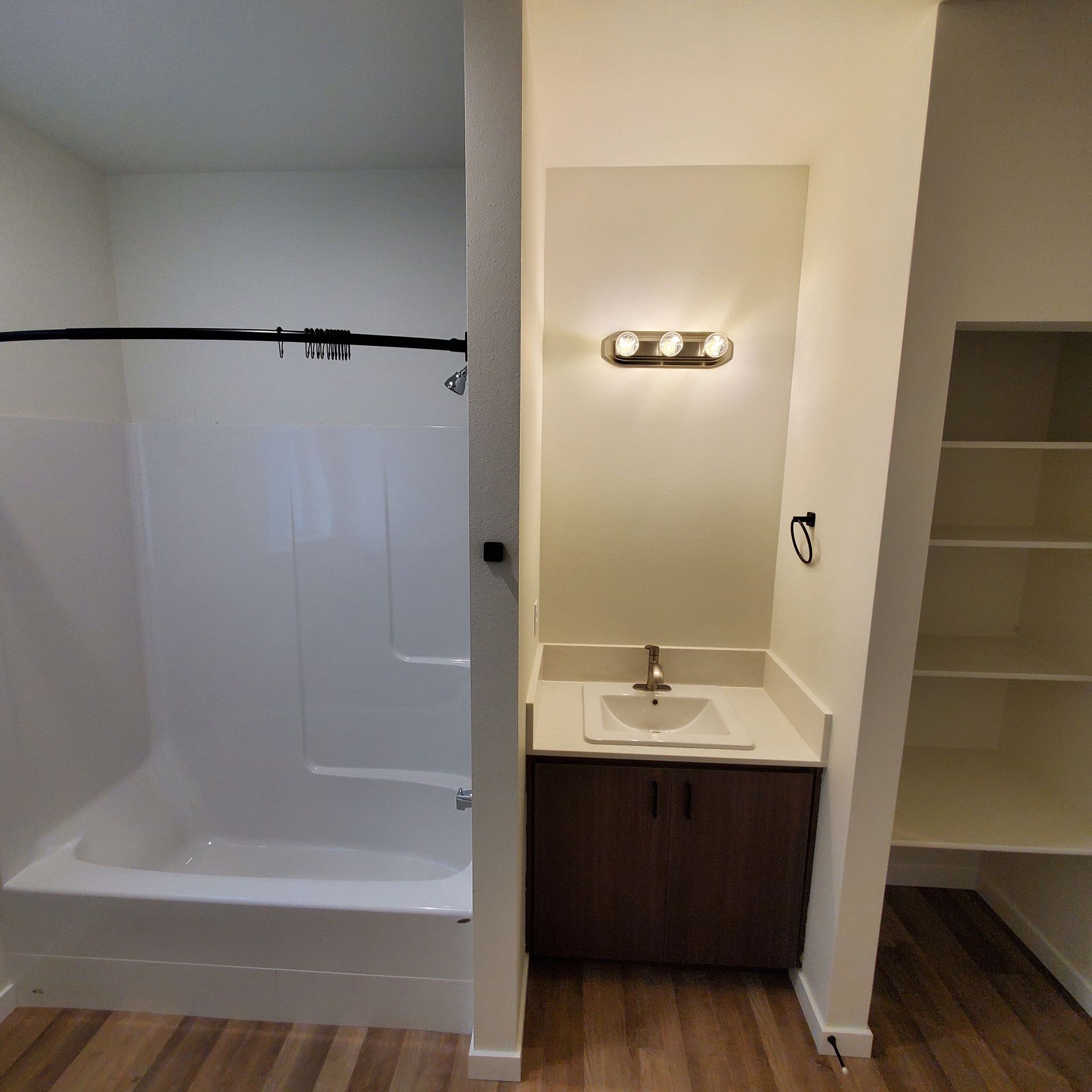Oregon, near Western University of Health Sciences, two-bedroom two-bathroom – shower-1.