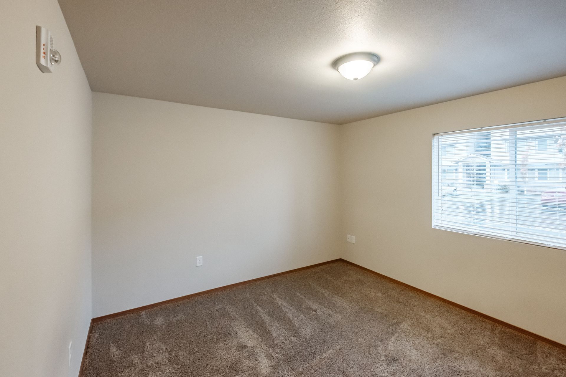 Lafayette Place Apartments in McMinnville, Oregon, near Linfield University – one-bedroom one-bath – bedroom window.