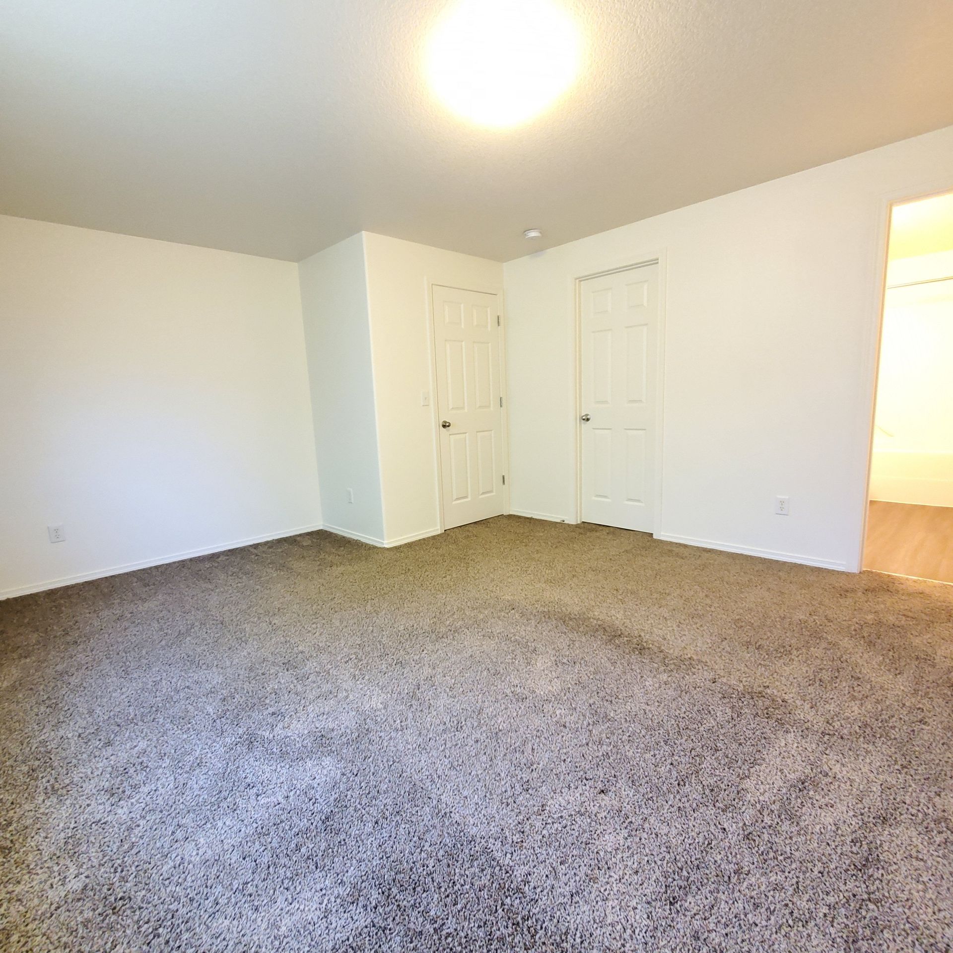 Meadowridge Townhomes in Monmouth Oregon, near Western Oregon University – Bedroom and closet -3.