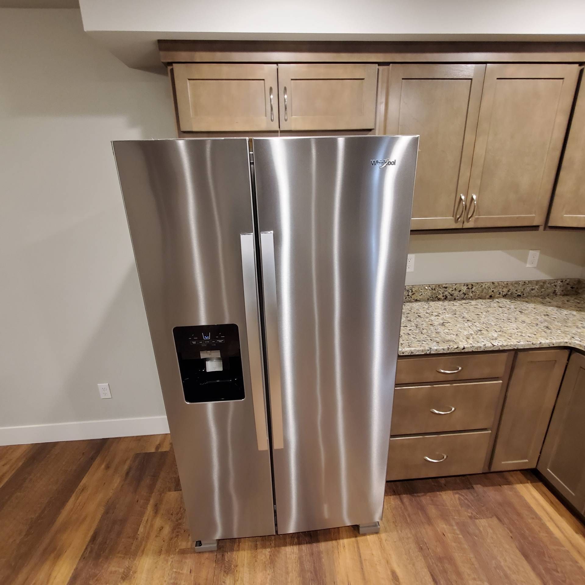 Rye Street Town Homes in Albany, OR. Two Bedroom, Two and 1/2 Bathroom – kitchen, refrigerator.